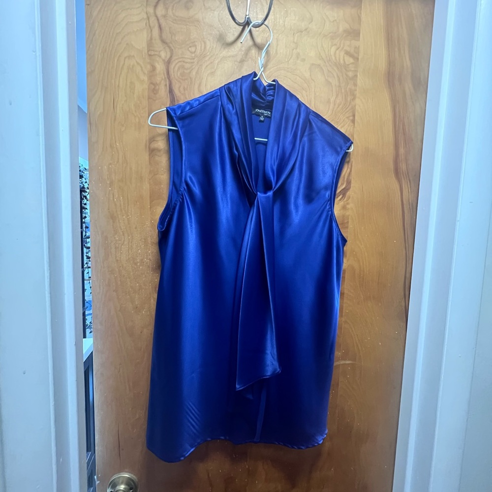 Sleek Blue Sleeveless Top